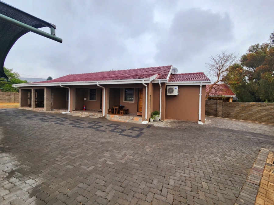 5 Bedroom Property for Sale in Protea Park North West